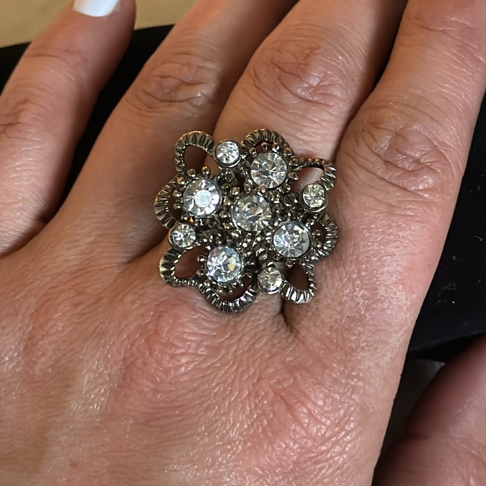 Adjustable costume ring - Picture 3 of 3